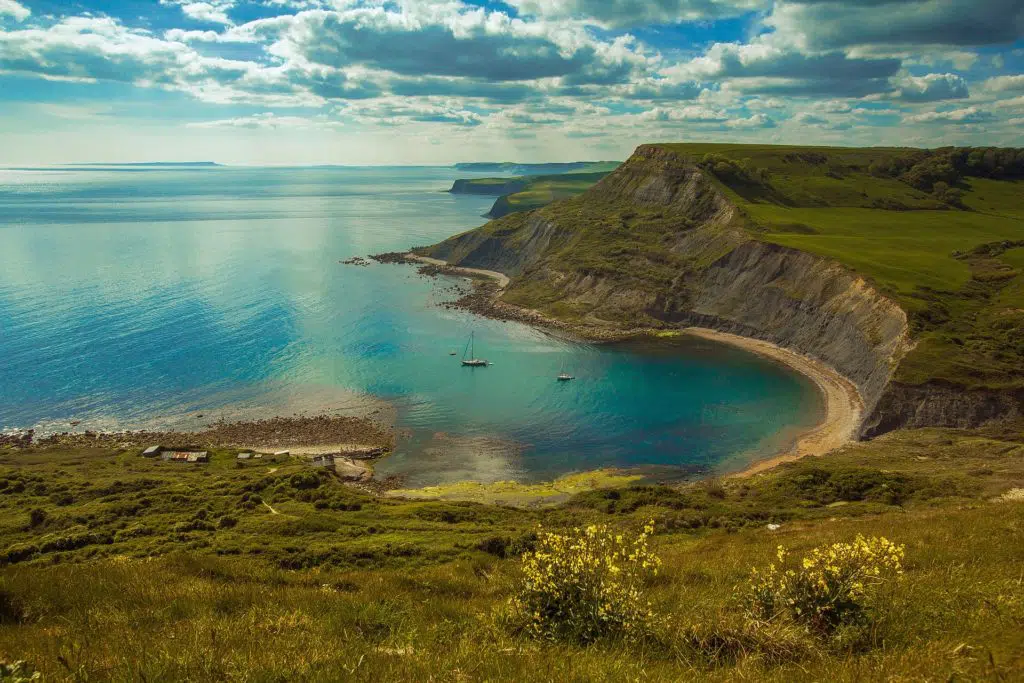 At WhichRehab, we provide professional alcohol and drug addiction treatment including detox, rehab and counselling – both in-patient and outpatient – for all parts of the UK, including London, Wales, Midlands, England, Scotland and Ireland, as well as overseas.